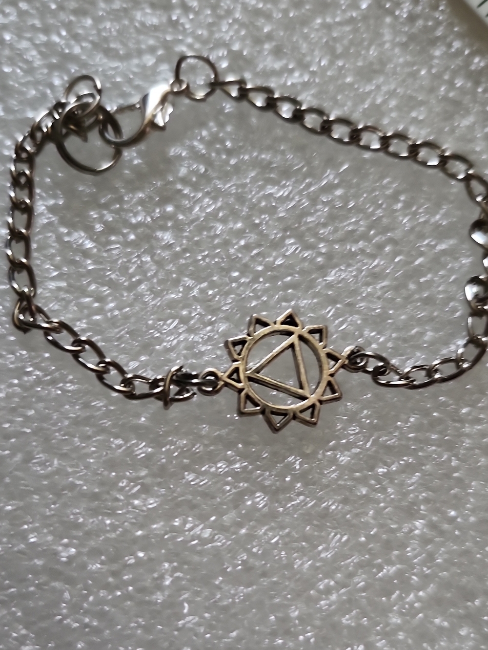 Hand Crafted Gold-Tone Sunburst Triangle Chain Bracelet